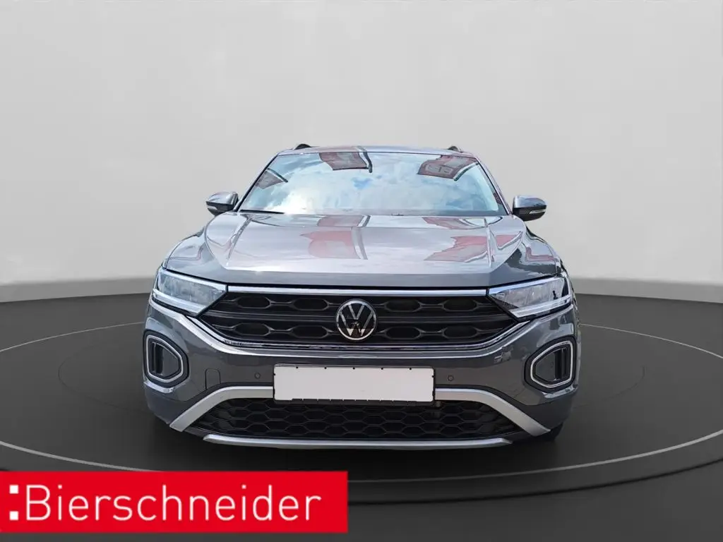 Photo 1 : Volkswagen T-roc 2023 Essence