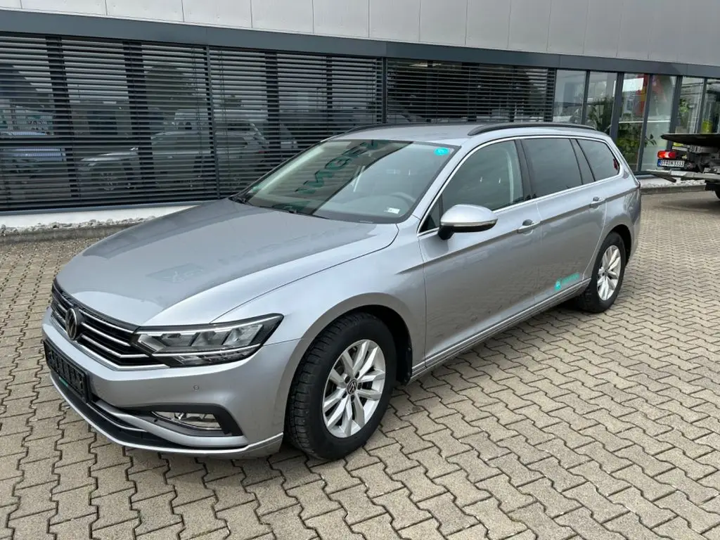 Photo 1 : Volkswagen Passat 2023 Essence