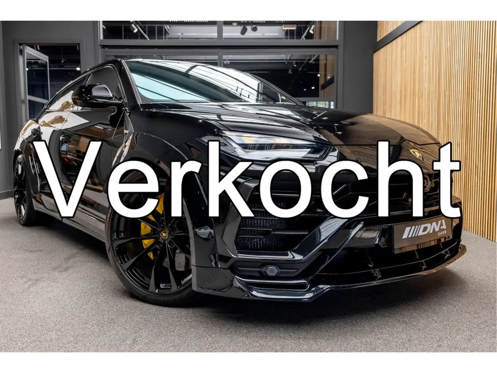 Photo 1 : Lamborghini Urus 2021 Petrol