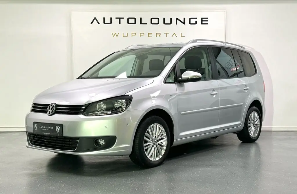 Photo 1 : Volkswagen Touran 2015 Petrol