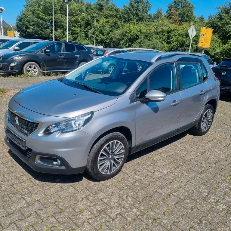 Photo 1 : Peugeot 2008 2019 Petrol