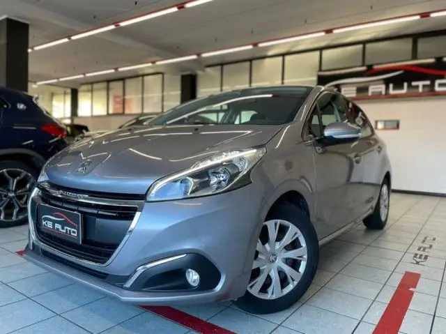 Photo 1 : Peugeot 208 2019 Petrol