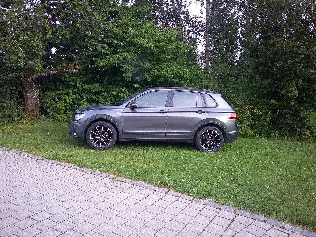 Photo 1 : Volkswagen Tiguan 2020 Petrol