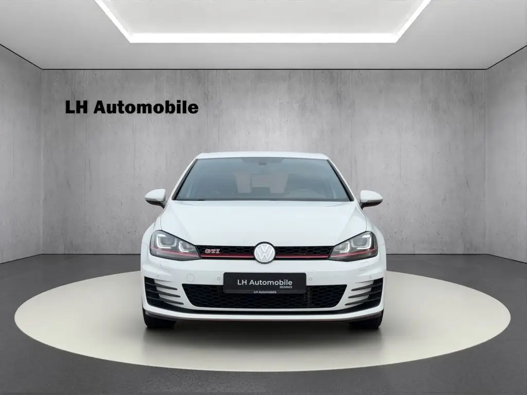 Photo 1 : Volkswagen Golf 2016 Petrol