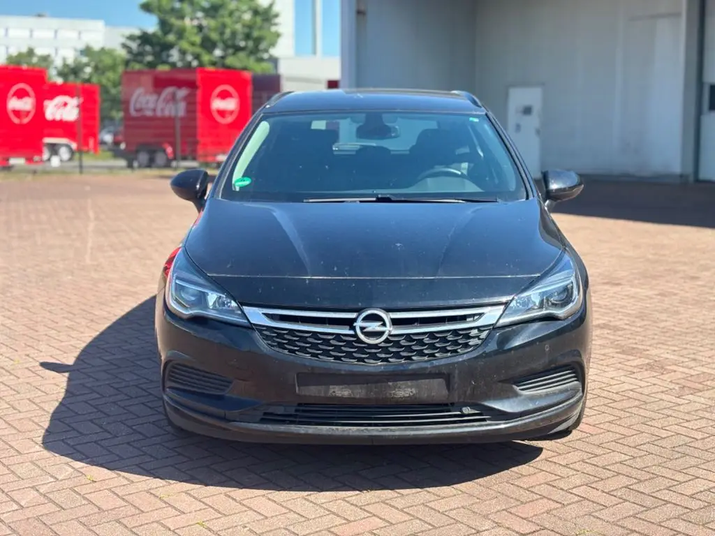 Photo 1 : Opel Astra 2019 Essence