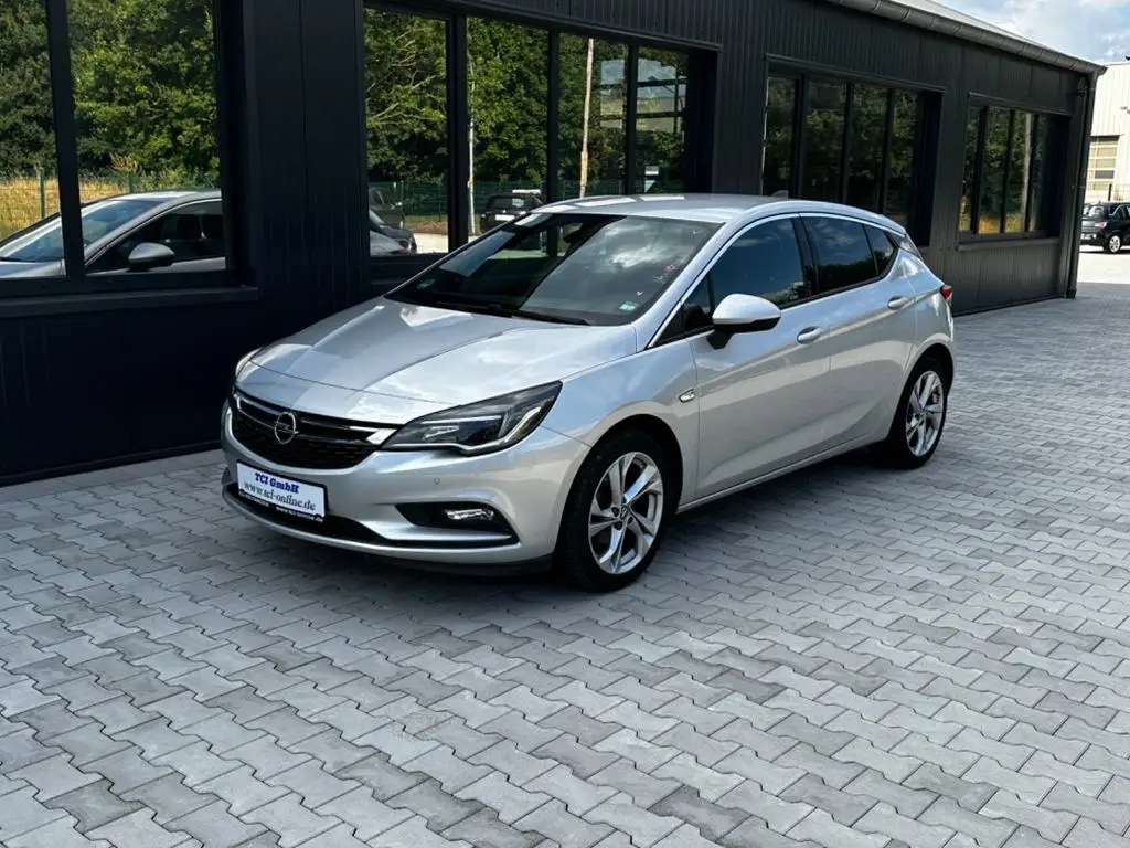 Photo 1 : Opel Astra 2016 Petrol