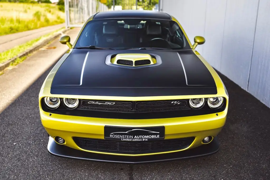 Photo 1 : Dodge Challenger 2020 Petrol