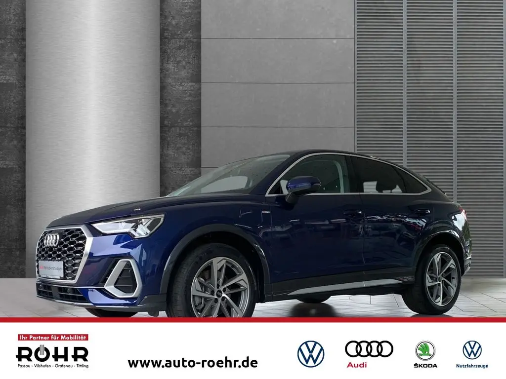 Photo 1 : Audi Q3 2023 Hybrid