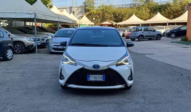 Photo 1 : Toyota Yaris 2018 Hybrid