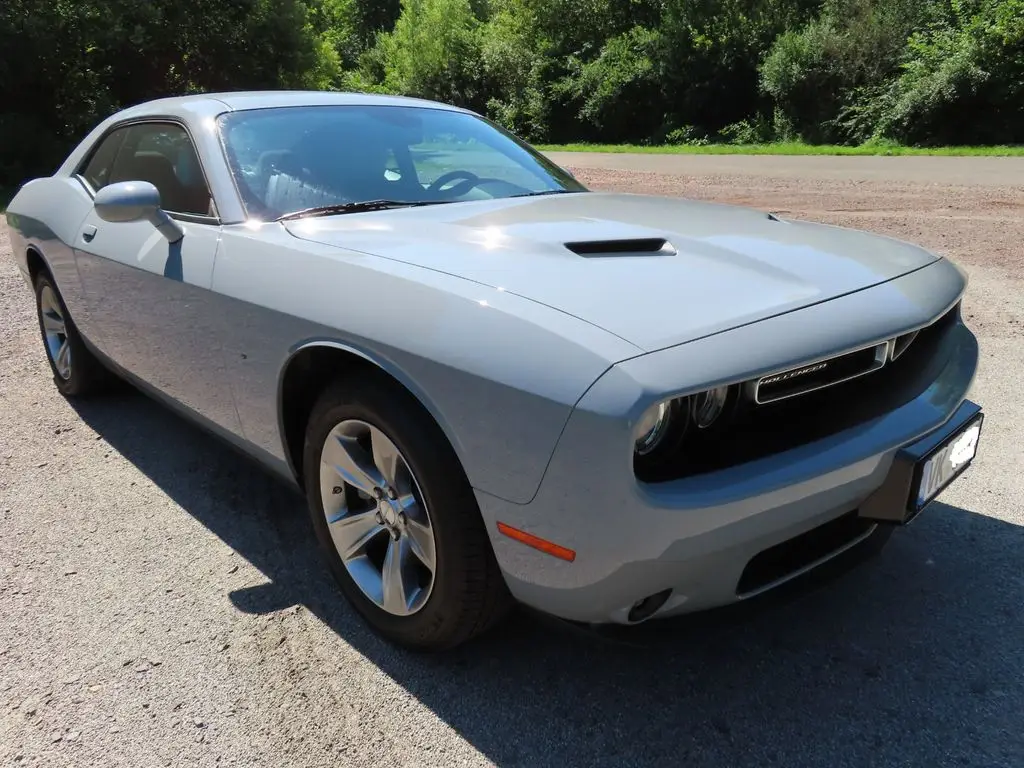 Photo 1 : Dodge Challenger 2023 Essence