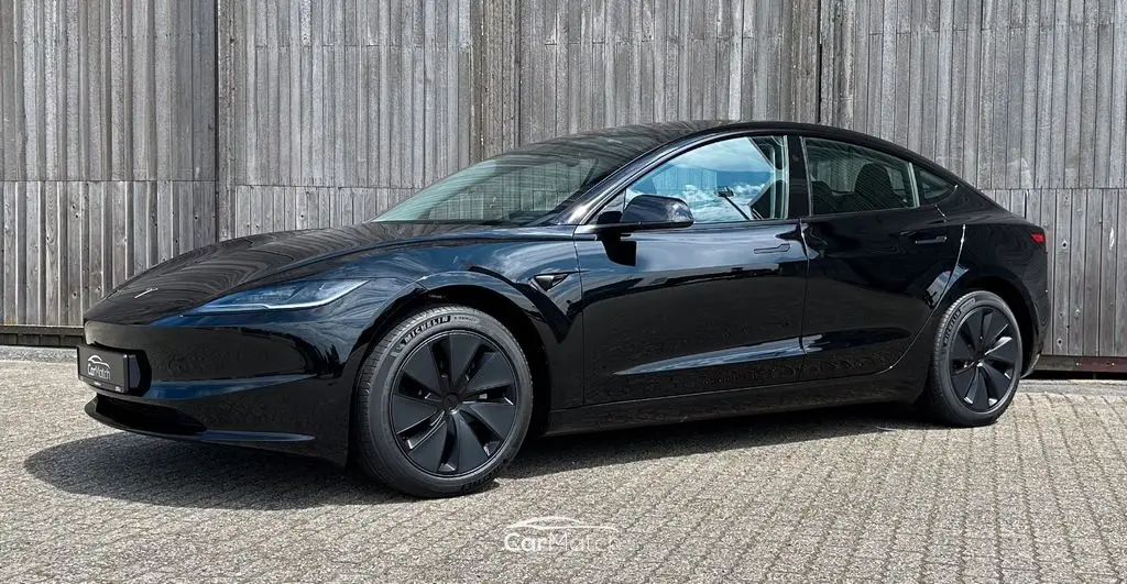 Photo 1 : Tesla Model 3 2024 Non renseigné