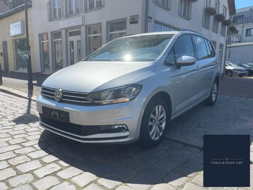 Photo 1 : Volkswagen Touran 2019 Essence