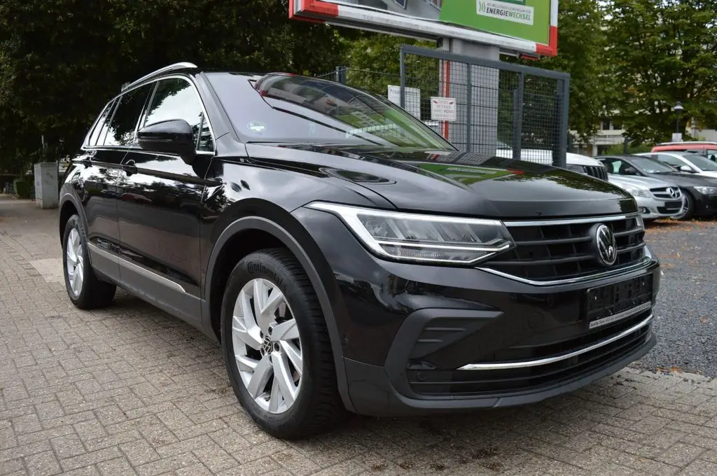 Photo 1 : Volkswagen Tiguan 2023 Petrol