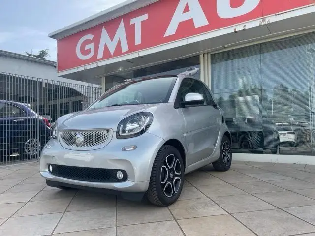 Photo 1 : Smart Fortwo 2018 Petrol