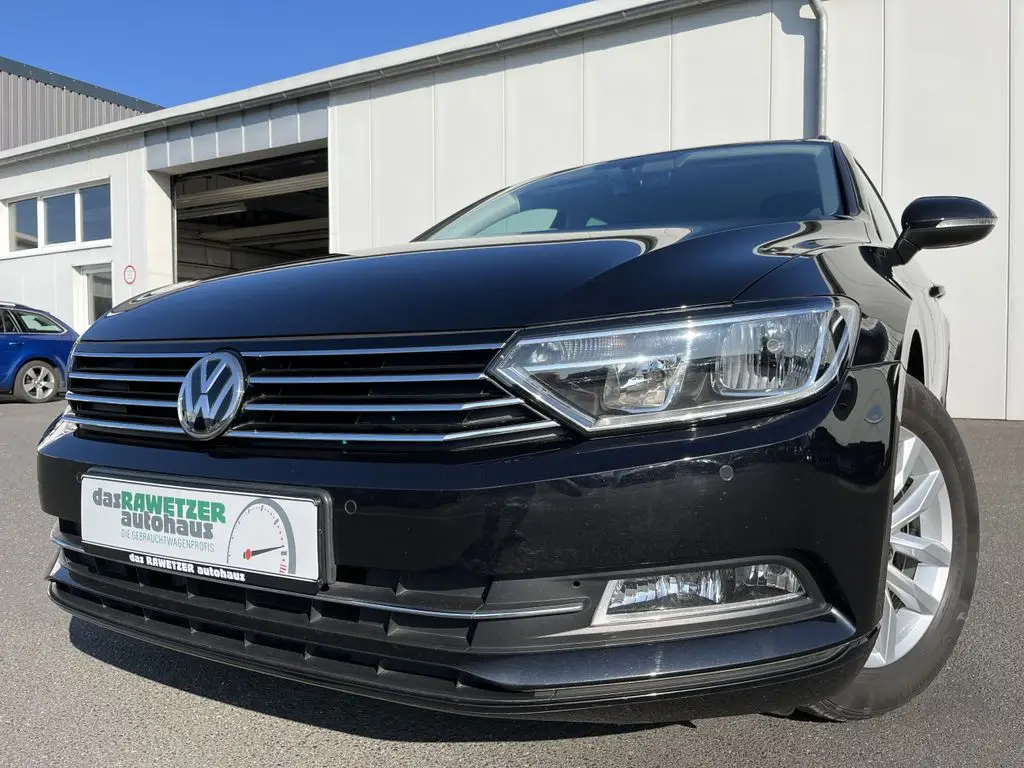 Photo 1 : Volkswagen Passat 2019 Essence