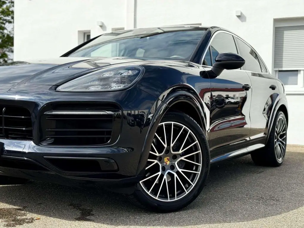 Photo 1 : Porsche Cayenne 2021 Essence