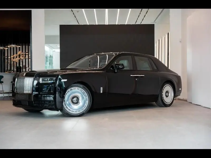 Photo 1 : Rolls-royce Phantom 2023 Petrol