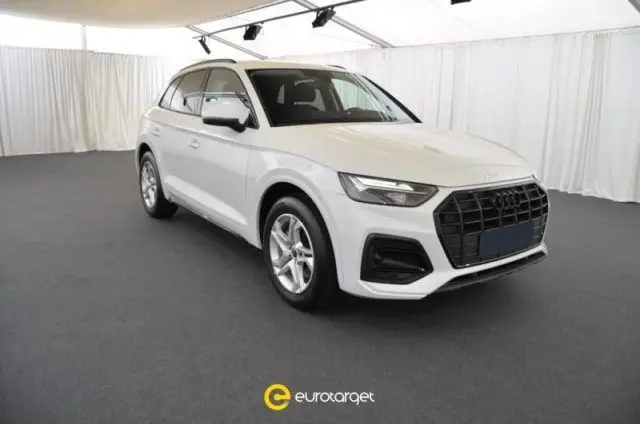 Photo 1 : Audi Q5 2022 Hybride