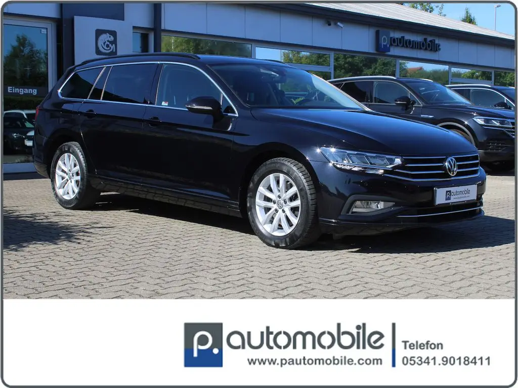 Photo 1 : Volkswagen Passat 2019 Essence