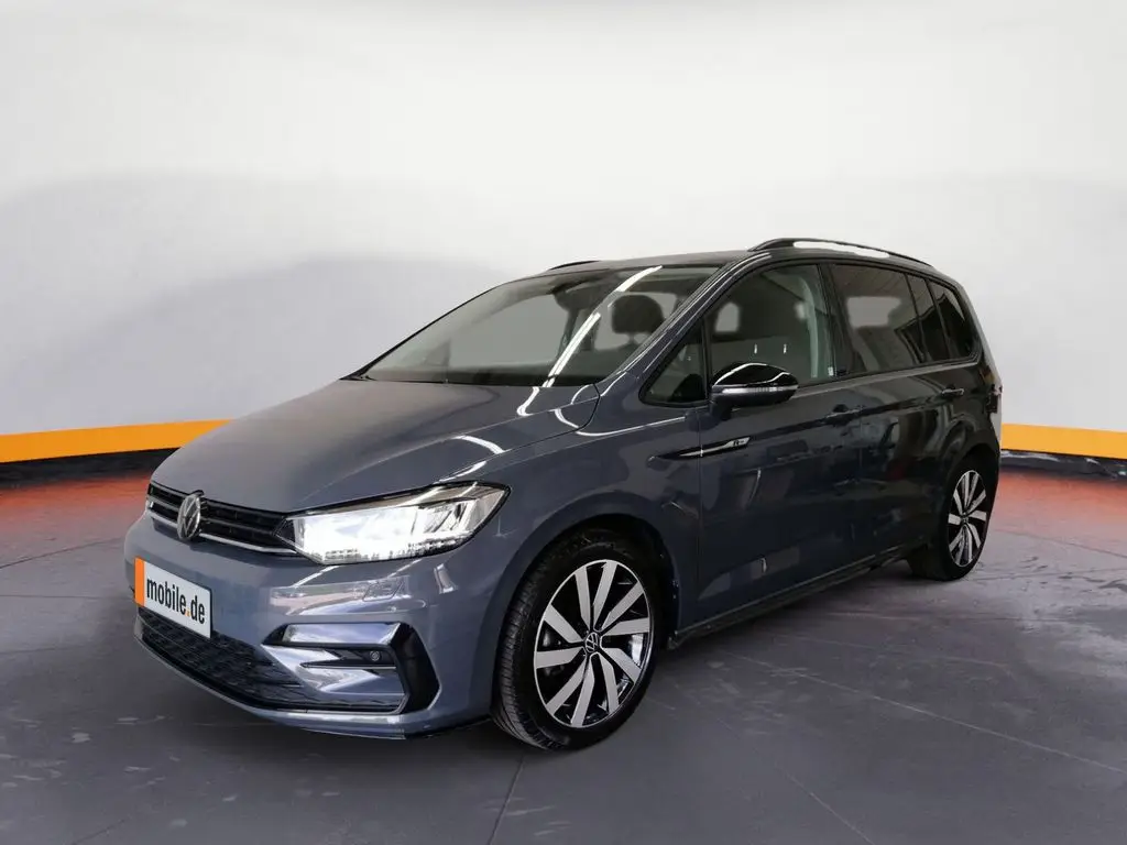 Photo 1 : Volkswagen Touran 2023 Essence