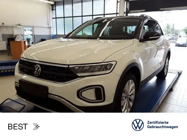 Photo 1 : Volkswagen T-roc 2023 Essence