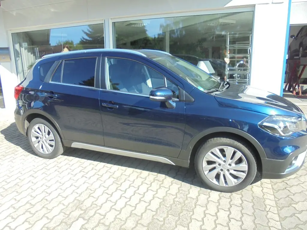 Photo 1 : Suzuki Sx4 2019 Petrol