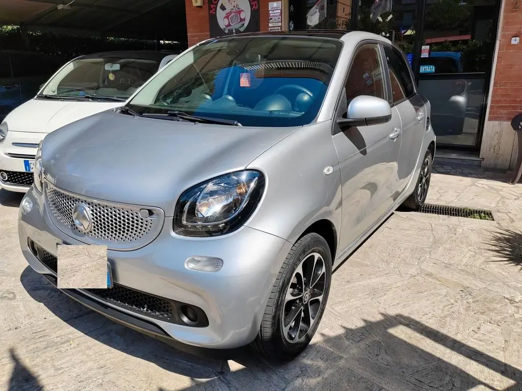 Photo 1 : Smart Forfour 2016 Essence