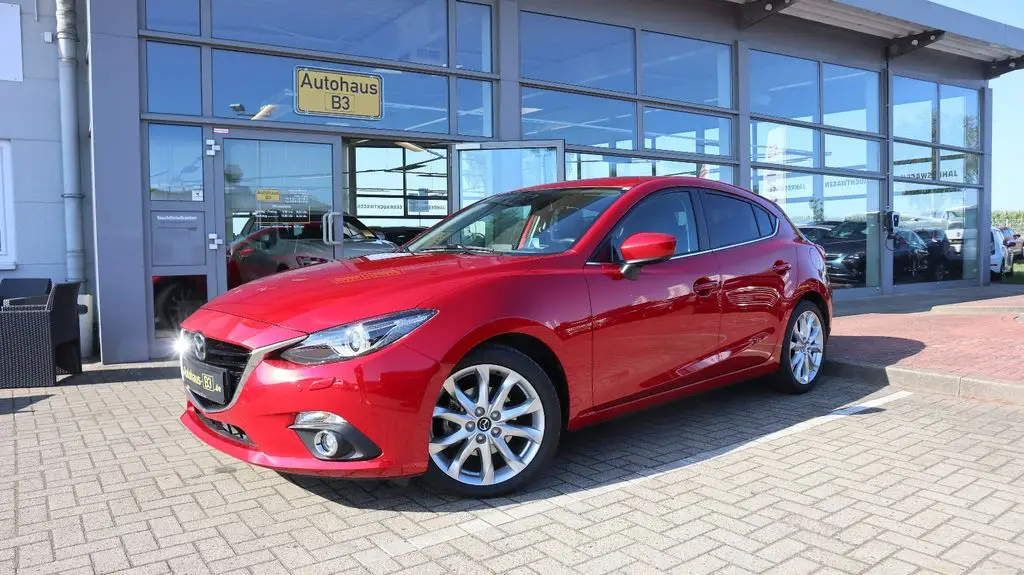 Photo 1 : Mazda 3 2015 Petrol