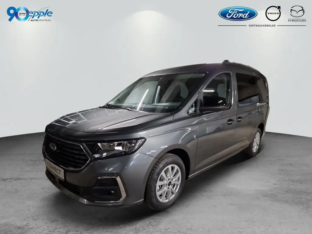 Photo 1 : Ford Grand Tourneo 2023 Essence