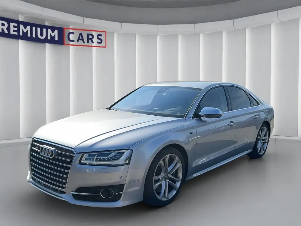 Photo 1 : Audi S8 2015 Essence