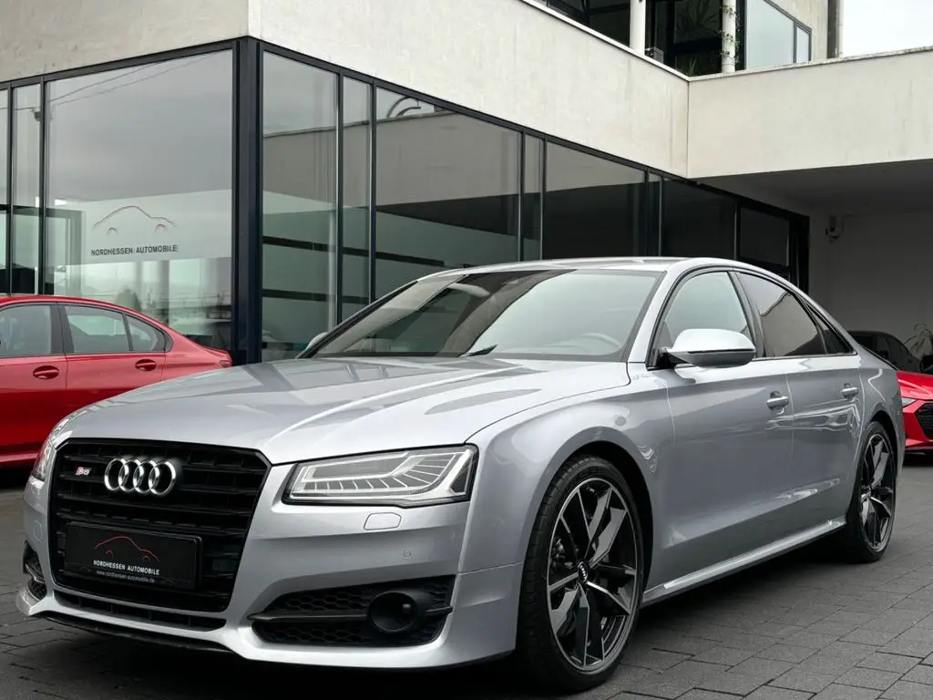 Photo 1 : Audi S8 2017 Petrol