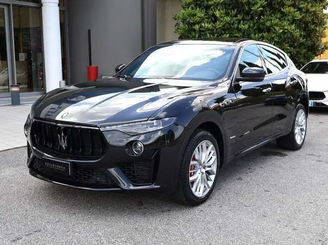 Photo 1 : Maserati Levante 2020 Essence