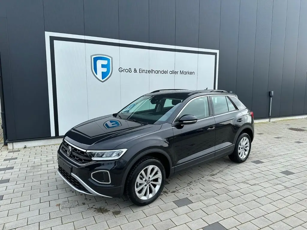 Photo 1 : Volkswagen T-roc 2023 Essence