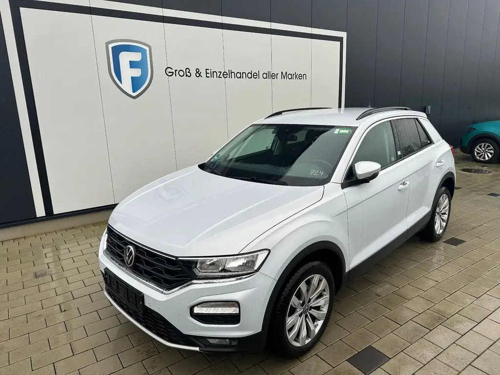 Photo 1 : Volkswagen T-roc 2021 Essence