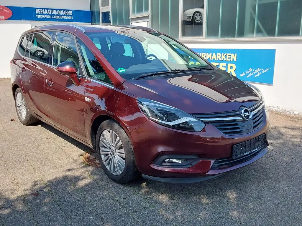 Photo 1 : Opel Zafira 2018 Petrol