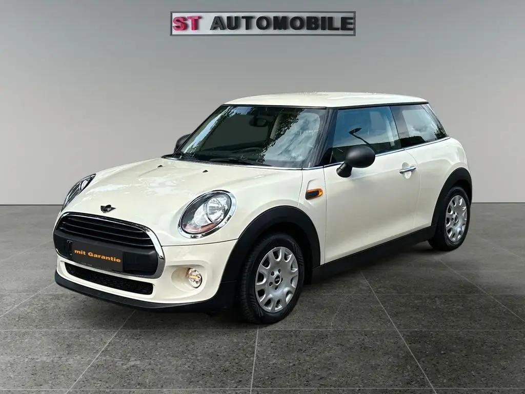 Photo 1 : Mini One 2015 Petrol