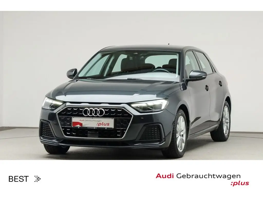 Photo 1 : Audi A1 2021 Essence