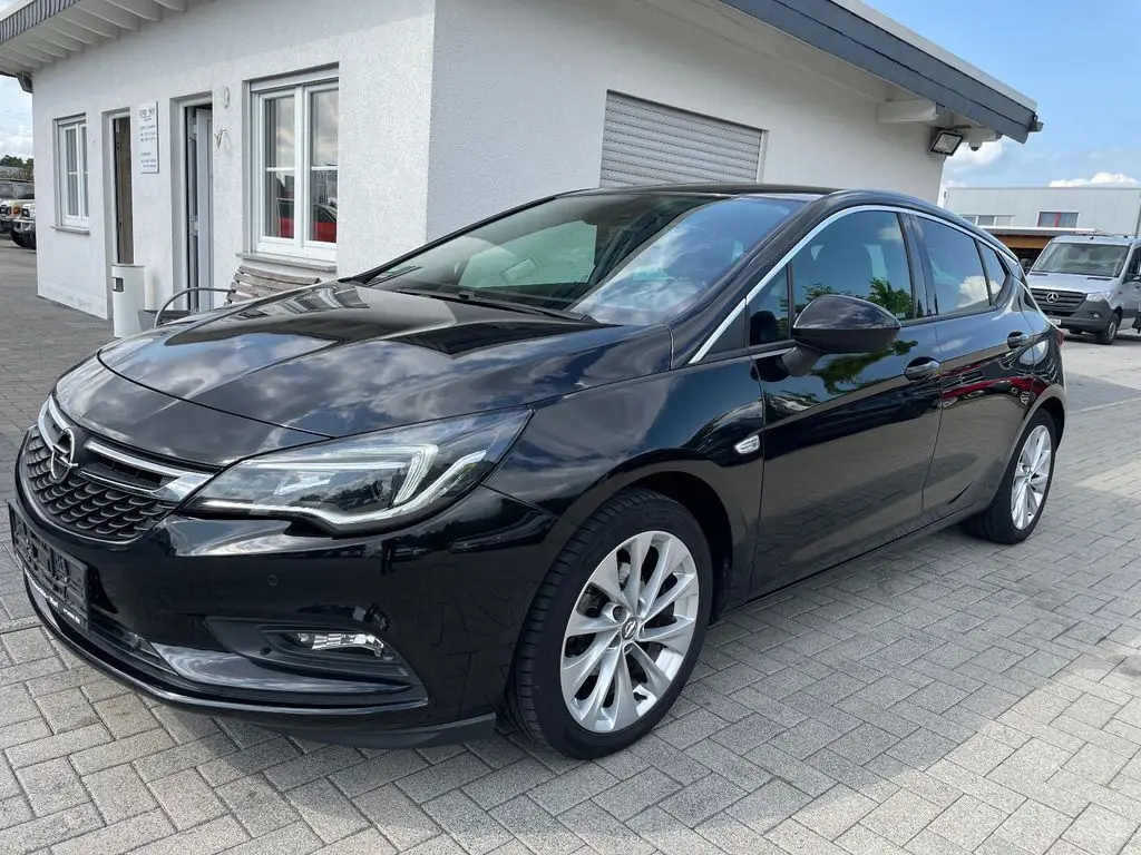 Photo 1 : Opel Astra 2016 Petrol