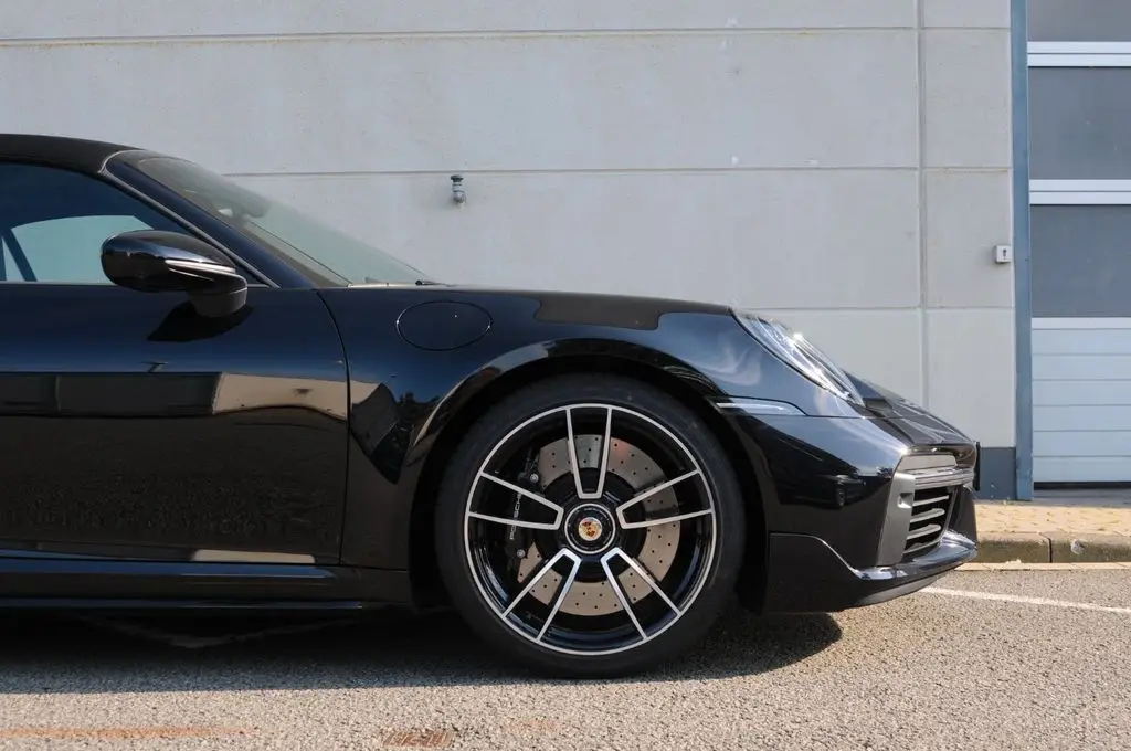 Photo 1 : Porsche 992 2023 Petrol