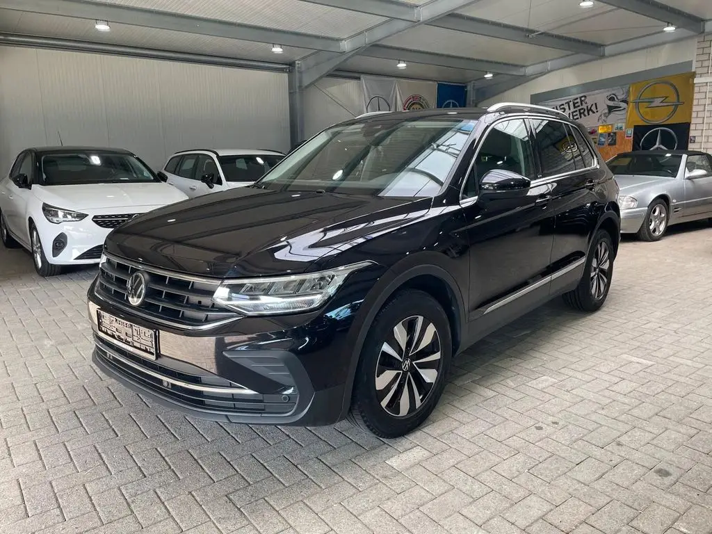 Photo 1 : Volkswagen Tiguan 2023 Petrol