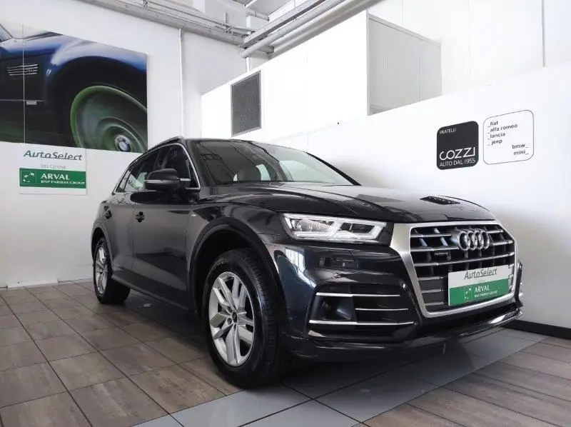 Photo 1 : Audi Q5 2020 Hybride