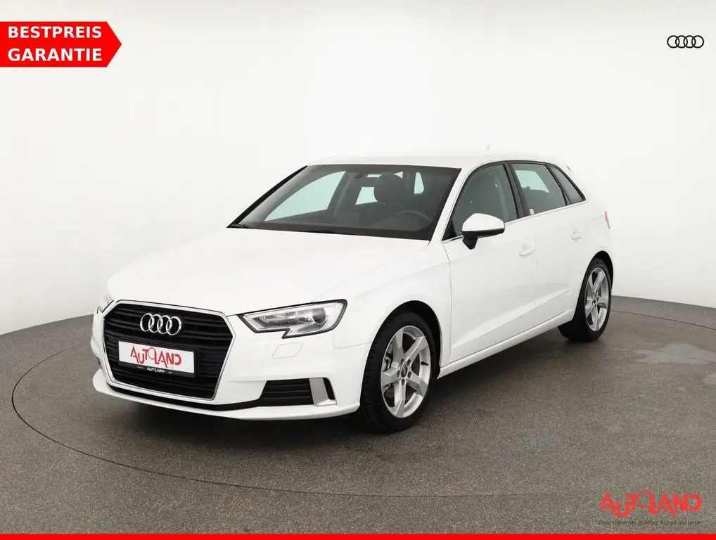 Photo 1 : Audi A3 2017 Petrol