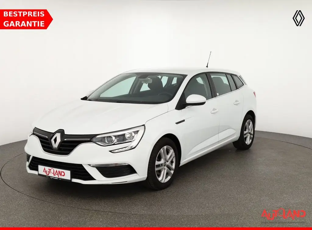 Photo 1 : Renault Megane 2017 Petrol