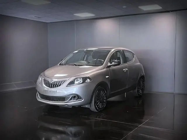 Photo 1 : Lancia Ypsilon 2021 Hybride