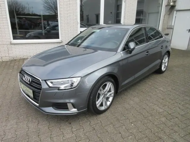 Photo 1 : Audi A3 2019 Petrol