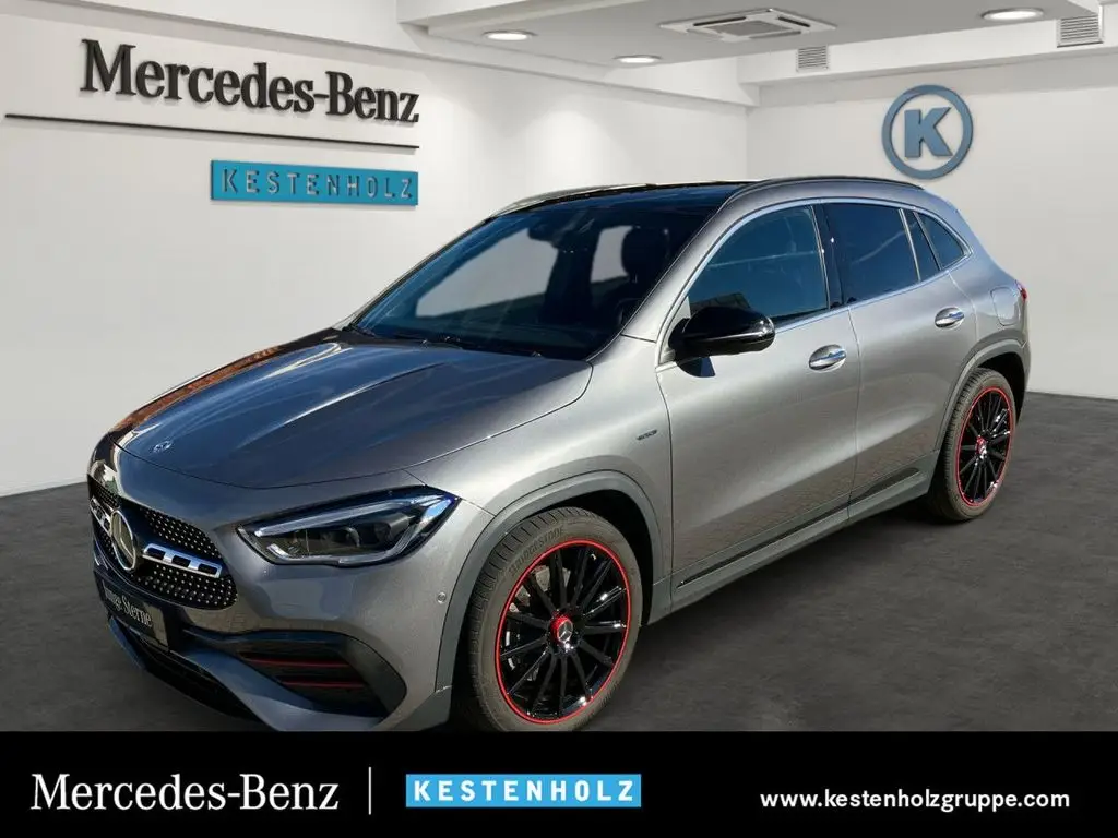 Photo 1 : Mercedes-benz Classe Gla 2020 Petrol