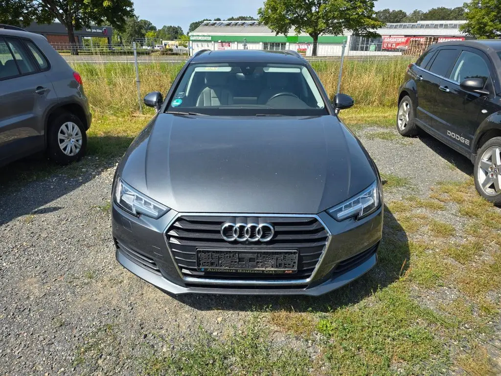 Photo 1 : Audi A4 2016 Essence