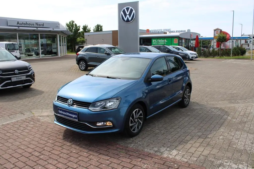 Photo 1 : Volkswagen Polo 2017 Petrol