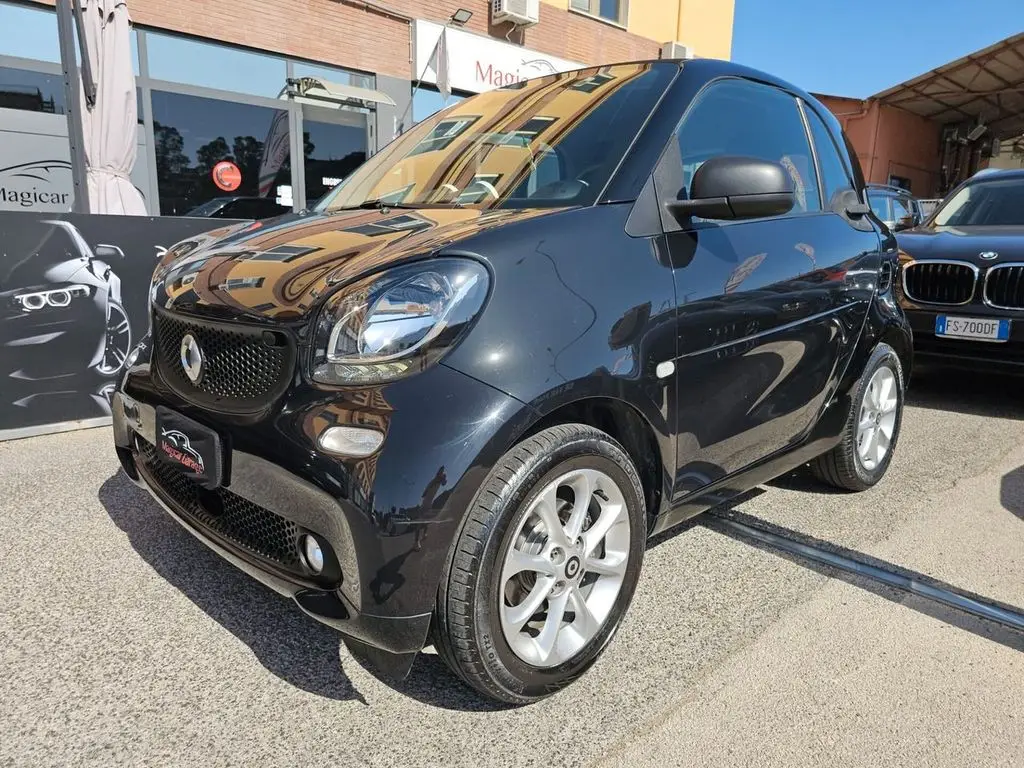 Photo 1 : Smart Fortwo 2017 Petrol