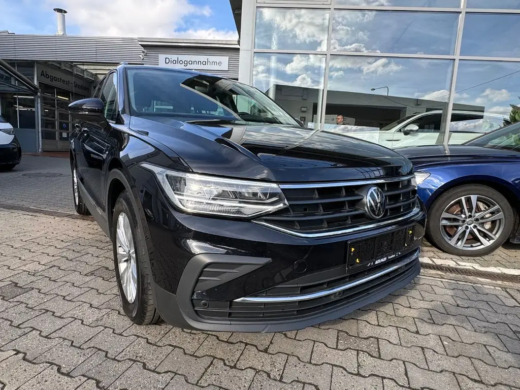 Photo 1 : Volkswagen Tiguan 2023 Petrol